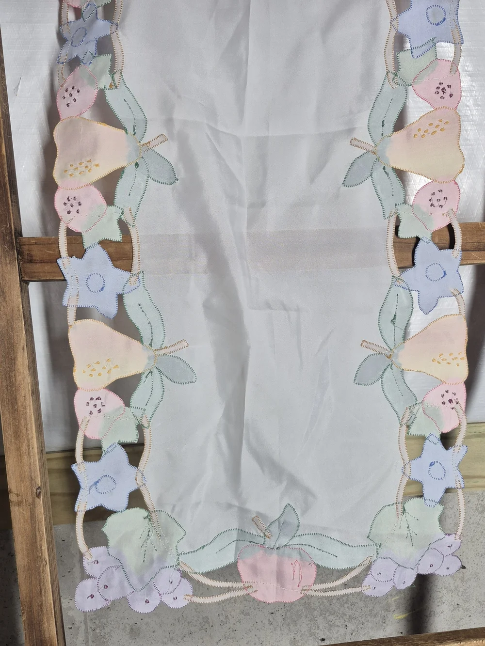 Fruit & Floral Table runner and 8 placemats